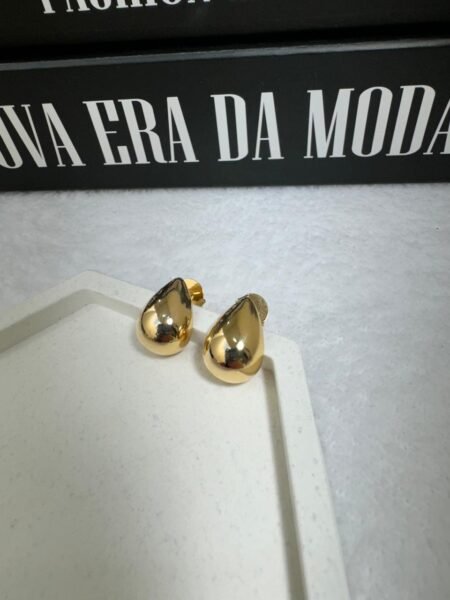 Brinco de Gota lisa 1.7 cm Banho de Ouro 18K