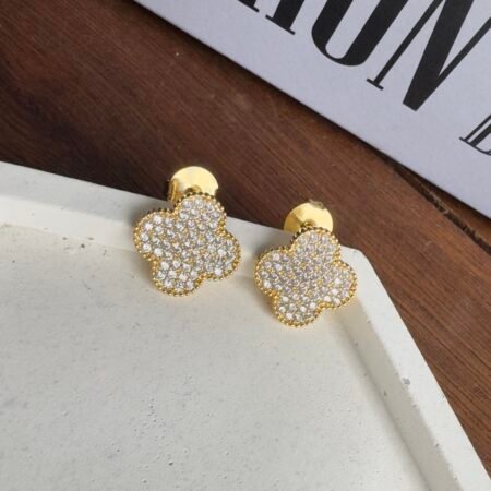 Brinco de trevo em zircônias Banho de Ouro 18K