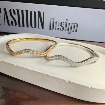 Bracelete Ondulado Feminino Banhado a Ouro 18K e Prata com Zircônias | Pulseira Luxo Elegante