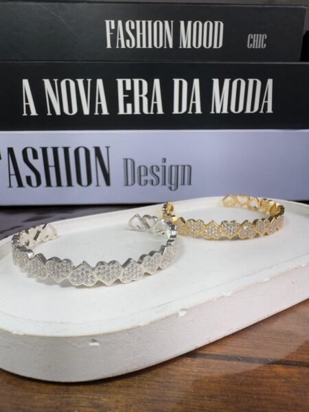 Bracelete Feminino Banhado a Ouro 18K e Prata com Corações em Zircônias- Luxo alta Qualidade